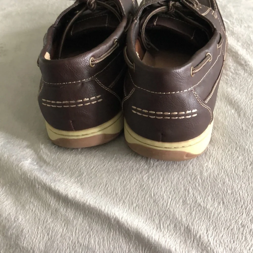 Izod brown leather lace up loafers in size 12
